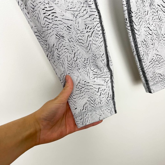 Lululemon Hi Rise Wunder Under Pant Dazzle Nulux Patterned Leggings Size 6 - Picture 5 of 13